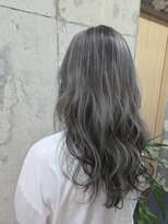 リボン(Libon)&nbsp;ハイライトグレージュヘアー