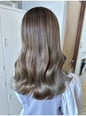 イルミナカラー　シルキーベージュ