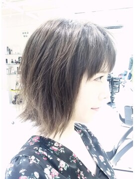 ノーマジーン(Norma jean) 不揃いな毛先とカール感でカジュアルモードに！