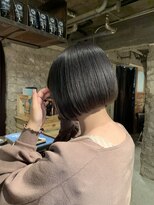 ロイジー(roijir)&nbsp;【roijir 表参道】ミニボブ×アッシュグレー