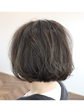 ウィスカーヘアー(whisker hair) ナチュラルボブ