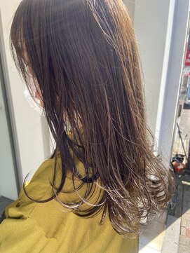 インビテーション(invitation) ロングレイヤー・艶カラー・アッシュブラウン