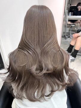 ミラ(MIRA) 大槻勇樹/大阪美容室/梅田美容室/ミルクグレージュ