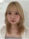 ハイライトカラーミルクティーベージュレイヤーカット