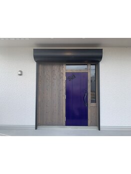 30代からの大人女性の来店多数☆丁寧な施術で、一人ひとりの魅力と理想をあわせたスタイルをご提案します◎