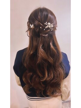 お呼ばれハーフアップスタイル