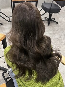 イリ 梅田(ili) レイヤーカット/ブリーチなし/ココアブラウン/髪質改善