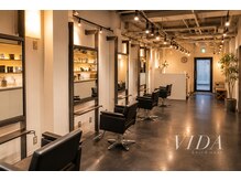 ヴィダヘアーアンドメイク(VIDA hair&make)の雰囲気（落ちついた空間で優雅な時間を過ごせます。【中央林間】）
