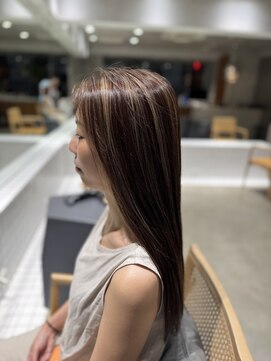 ニカイ(2F) 筋感ハイライトでつくる柔らかベージュカラー