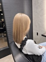 ソラヘアー(SORA hair)&nbsp;ハイトーンベージュ×ストレートミディアム
