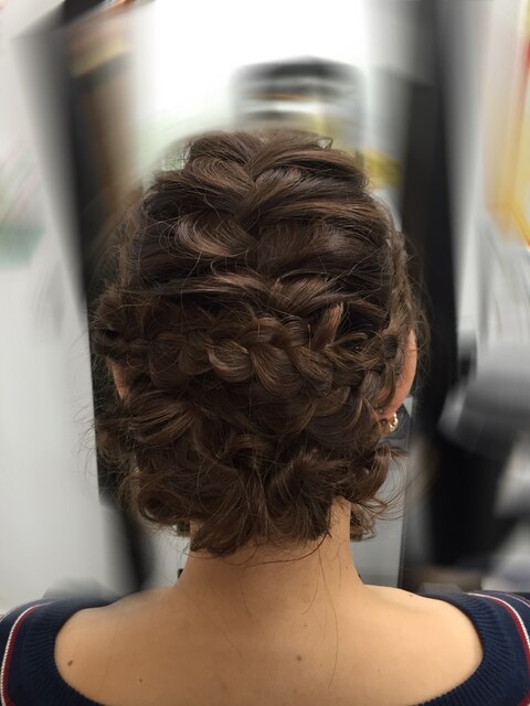 編み込みで簡単アレンジ