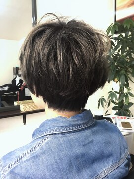 リンク ケアアンドデザイン(Link Care&Design) アッシュグレーのショート