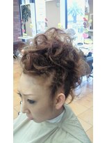 美容室メデューサ都府楼店&nbsp;リーゼント風パーティーヘア