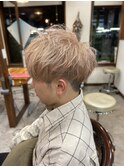ピンクベージュ