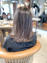 リバレッジ 広尾(Leverage)&nbsp;海外風白髪ぼかしハイライトベージュレイヤーカット