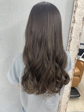 プラーグ ヘアー(Prague Hair) ナチュラルハイライト
