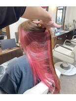 ムーブ(Moob)&nbsp;フェミニンで華やかな雰囲気インナーピンクカラー【別府】