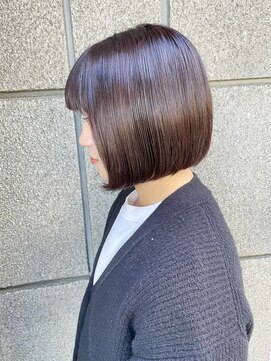 エム(EMU) 内巻きボブ×カシスピンク