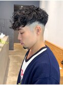 ブルーグレージュ短髪アッシュブラックツーブロック_ba482761