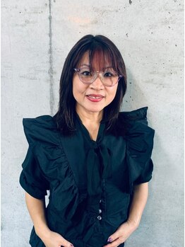 サロン ド バカラ(salon de vacala)の写真/女性Stylistがマンツーマンで丁寧にカウンセリング◎髪質改善と白髪隠しでキレイめな大人の演出を