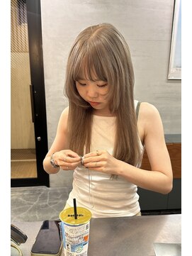 ニール シトロン 名古屋 伏見 丸の内(NEELU citron) 【Neelu_rie】顔まわりレイヤーオリーブベージュ