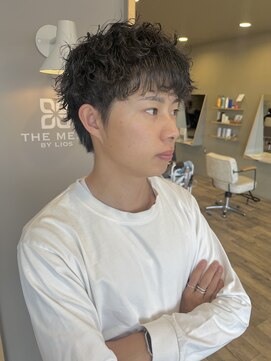 リオス(LIOS) 刈り上げずかっこいい人気シャドウパーマスタイル