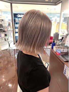 シャンプーボーイエイムス(SHAMPOO BOY aims) ハイトーンボブ