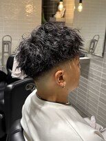 リンカラン トロワ(LINGKARAN Trois)&nbsp;ツイストスパイラルパーマスキンフェード