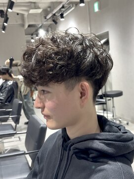 テクト バイアッシュ 吉祥寺店(Tect by Ash) 海外風スペインカールフリンジカットテーパーフェード