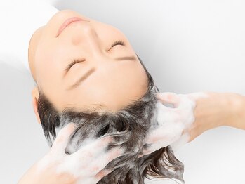 モコヘアーフロール(MOCO hair flor)の写真/頑張ってる自分に自分にご褒美を♪癒しのヘッドスパで、頭皮から髪まで健やかに美しくー。癒しのひと時を。