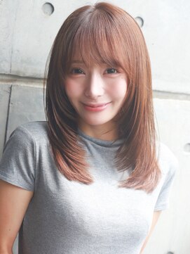 大人可愛いミディアムレイヤーハッシュカット表参道