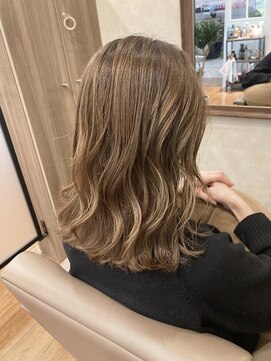 ミディアムヘア/暗めカラー/グランマッシュ/公津の杜