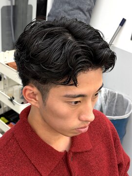 ノイセル(Noisyle) 刈り上げセンターパート/波巻きツイストスパイラル/西長堀