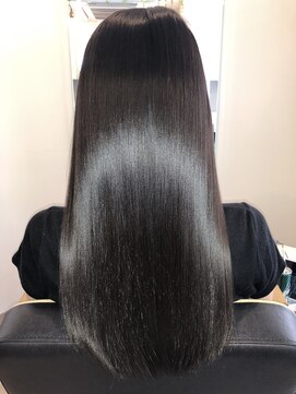 アールサロン アオヤマ(Rr SALON AOYAMA) プラチナミネコラストレート