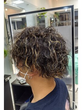 ヘアースタジオ ジェイワン(hair studio J ONE) 波巻き、波打ち、ツイスト、スパイラルパーマ