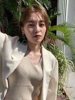 エム(EM)&nbsp;ベージュカラー/外はねミディ