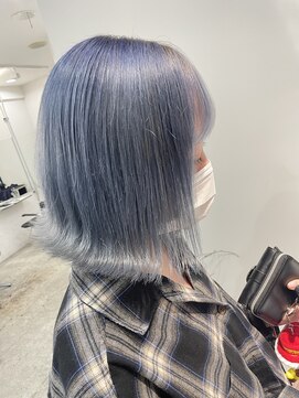 アネラ(Anela) 切りっぱなしボブ+水色【平本】