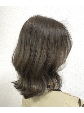 ジェナ(Jena) オリーブグレージュ×ミディアムヘア