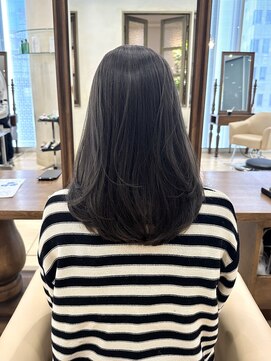 ザック ヴィ(ZACC  vie) レイヤーカット/セミロング/艶カラー/学割U24