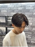 ツーブロック束感ニュアンス黒髪センターパートメンズ特化