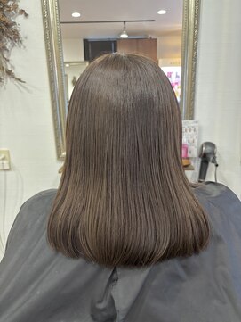 ヘアメイク アンフィ(amphi) 艶感アッシュベージュ