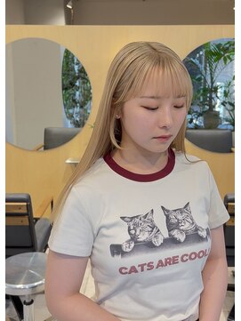 スタン 渋谷(Stam) ナチュラルブロンド顔周りレイヤー冬カラー透明感ブリーチ渋谷駅