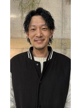 サップ 吹田店(Sup) センターパートウルフ/ツイストスパイラル/ミディアムパーマ