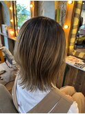 バレイヤージュ×ミディアムレイヤー
