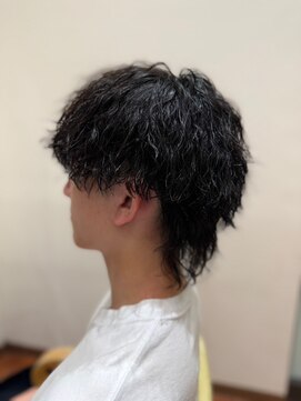 美容室ヒラトヤ 都南店 メンズミディアム×波打ちパーマかき上げ束感黒髪メンズ20代30代