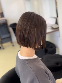 【久米田】大人女性のためのお洒落な白髪染め☆髪の状態に合わせて薬剤を調合、艶のある上品な仕上がりに♪