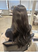 ふんわりレイヤーカットと艶感カラー