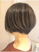30代40代・50代☆ハイライトがキレイな前下がりショートボブ