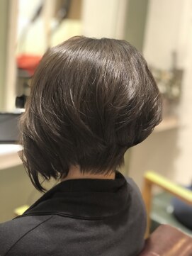 イーラ(era) 前下がりボブスタイル