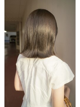 ニード(need) ボブカーキグレージュ